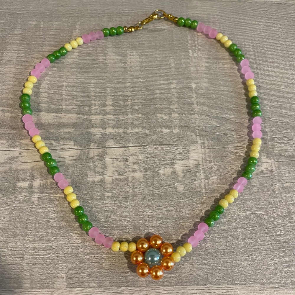 Multi color pearl flower choker necklace